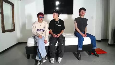 Snapshot of gnecos chatting on October 22, 2025, 6:07 pm THOMAS AND DAMIAND online show from October 22, 2025, 6:07 pm