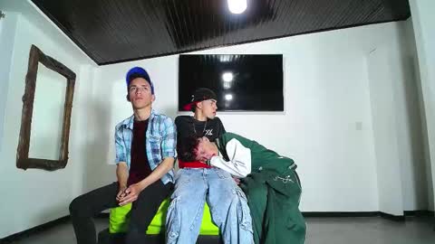 Snapshot of gnecos chatting on November 1, 2025, 6:32 pm THOMAS AND DAMIAND online show from November 1, 2025, 6:32 pm