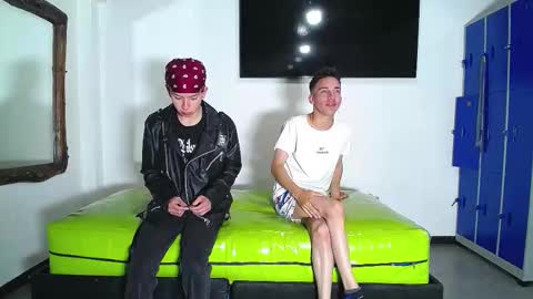 Snapshot of gnecos chatting on November 8, 2025, 6:07 pm THOMAS AND DAMIAND online show from November 8, 2025, 6:07 pm