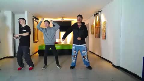 Snapshot of gnecos chatting on November 22, 2025, 6:18 pm THOMAS AND DAMIAND online show from November 22, 2025, 6:18 pm