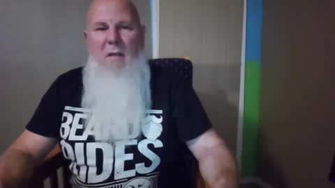 Snapshot of gnomebeard chatting on March 11, 2025, 12:22 am Gnomebeard online show from March 11, 2025, 12:22 am