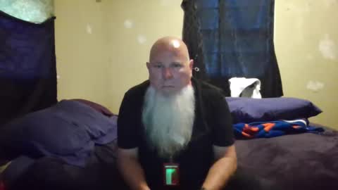 Snapshot of gnomebeard chatting on September 16, 2025, 12:50 pm Gnomebeard online show from September 16, 2025, 12:50 pm