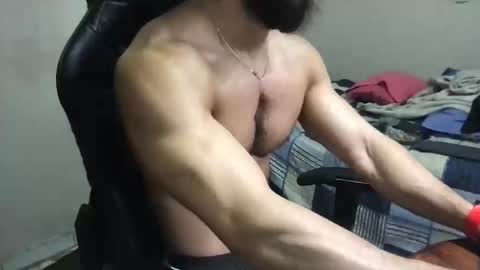 Snapshot of god_hunkules chatting on January 4, 2025, 4:00 pm god hunkules online show from January 4, 2025, 4:00 pm