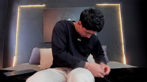 Snapshot of god_of_olympus1 chatting on December 9, 2024, 3:44 pm steven online show from December 9, 2024, 3:44 pm