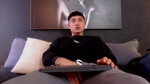 Snapshot of god_of_olympus1 chatting on December 25, 2024, 6:41 pm steven online show from December 25, 2024, 6:41 pm