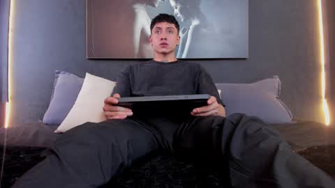 Snapshot of god_of_olympus1 chatting on December 28, 2024, 6:18 pm steven online show from December 28, 2024, 6:18 pm