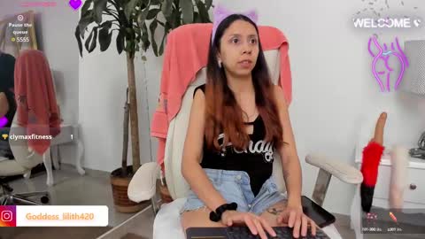 Lilith online show from December 15, 2024, 2:30 am