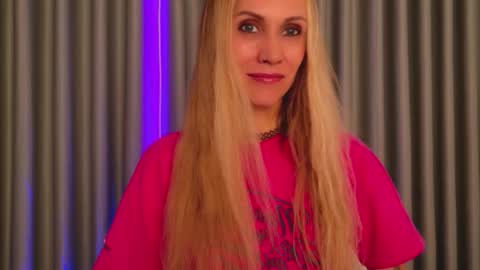 Snapshot of goddess_stars chatting on November 30, 2025, 10:52 am Katarina online show from November 30, 2025, 10:52 am