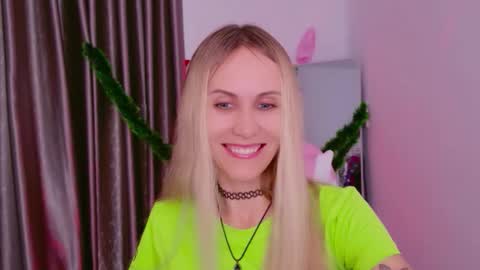 Snapshot of goddess_stars chatting on December 15, 2025, 8:29 am Katarina online show from December 15, 2025, 8:29 am