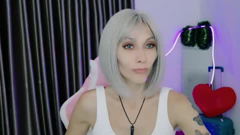 Snapshot of goddess_stars chatting on January 17, 2026, 12:32 pm Katarina online show from January 17, 2026, 12:32 pm