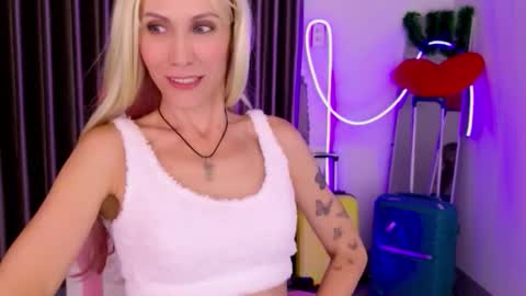 Snapshot of goddess_stars chatting on February 20, 2026, 2:28 pm Katarina online show from February 20, 2026, 2:28 pm