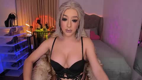 Snapshot of goddess_trans chatting on February 19, 2026, 8:43 am Contessa online show from February 19, 2026, 8:43 am