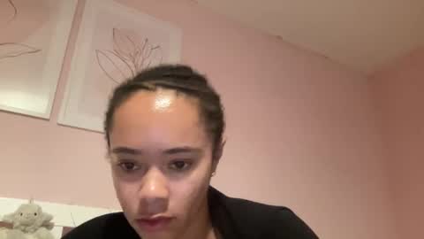 Snapshot of goddesselxo chatting on May 7, 2026, 8:36 pm Goddess L online show from May 7, 2026, 8:36 pm