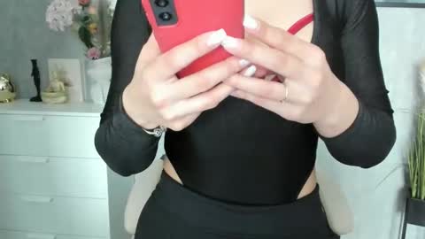 Snapshot of goddessmiaa chatting on March 19, 2026, 12:42 pm Mistress online show from March 19, 2026, 12:42 pm