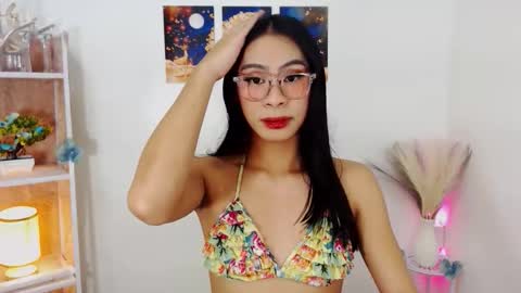 Kyla and Nian online show from October 3, 2025, 9:39 am