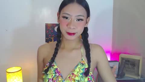 Kyla and Nian online show from November 24, 2025, 10:26 am