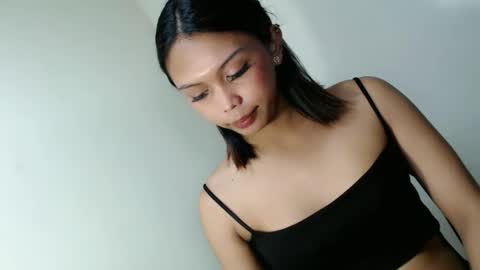 MISS LOVELY online show from April 30, 2026, 8:57 pm