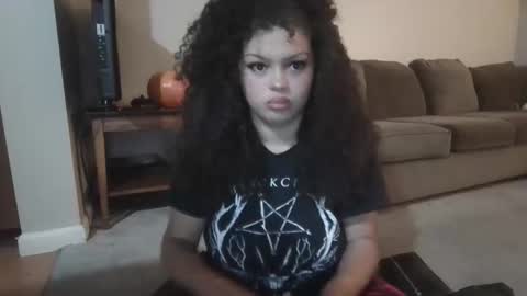 Snapshot of goddessprincessempressqueen chatting on November 17, 2025, 7:03 am goddessprincessempressqueen online show from November 17, 2025, 7:03 am