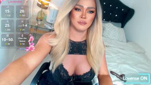 Miss Anna online show from November 24, 2025, 11:32 am