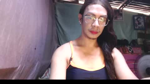 Snapshot of goddesssonyaxxx chatting on May 19, 2026, 6:42 am KENNY DOLL online show from May 19, 2026, 6:42 am