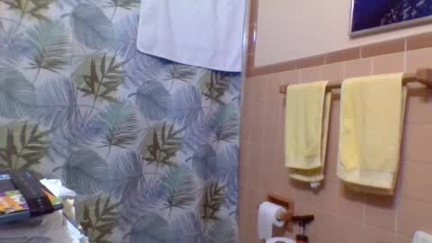 Snapshot of gojo885 chatting on January 7, 2025, 3:24 am gojo885 online show from January 7, 2025, 3:24 am