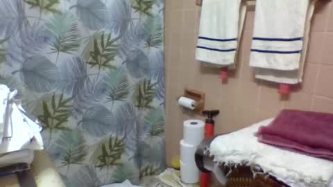 Snapshot of gojo885 chatting on February 18, 2025, 2:49 am gojo885 online show from February 18, 2025, 2:49 am