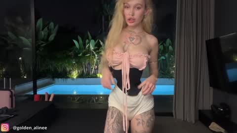 Snapshot of golden_alinee chatting on October 30, 2025, 4:08 pm Aline meow online show from October 30, 2025, 4:08 pm