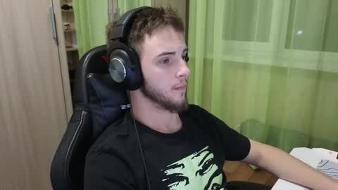 Golden boyyy21 online show from December 21, 2025, 6:26 pm