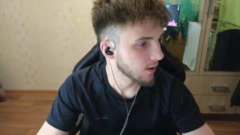 Snapshot of golden_boyyy21 chatting on April 20, 2026, 10:00 pm Golden boyyy21 online show from April 20, 2026, 10:00 pm