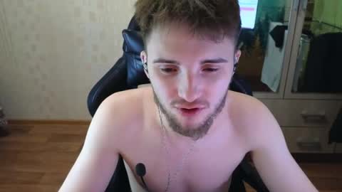 Snapshot of golden_boyyy21 chatting on April 21, 2026, 1:42 am Golden boyyy21 online show from April 21, 2026, 1:42 am