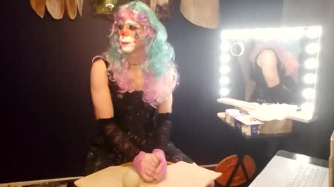 Snapshot of goldenfoil chatting on November 5, 2025, 1:55 pm Lilly online show from November 5, 2025, 1:55 pm