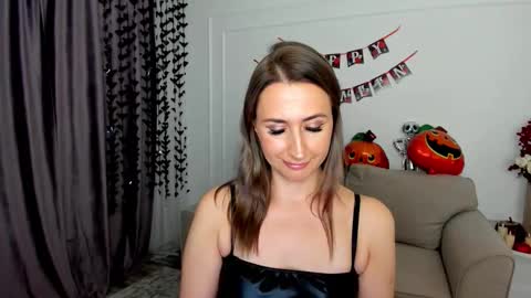 Olivia online show from October 19, 2025, 7:58 pm