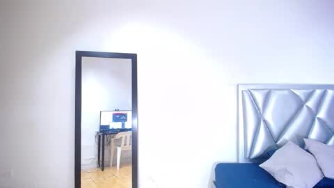 goldenn_ass1 online show from November 18, 2025, 3:23 am