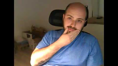 goldenspainboy online show from April 26, 2026, 6:38 pm