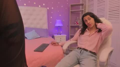 Snapshot of goldentemptation_ chatting on February 9, 2026, 7:18 pm goldentemptation_ online show from February 9, 2026, 7:18 pm