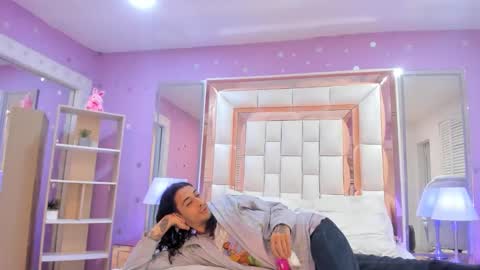 goldentemptation_ online show from May 22, 2026, 8:03 pm