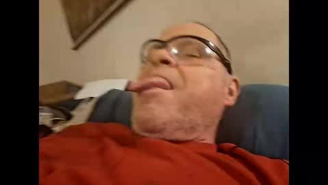 gonadalache online show from December 14, 2025, 7:25 am