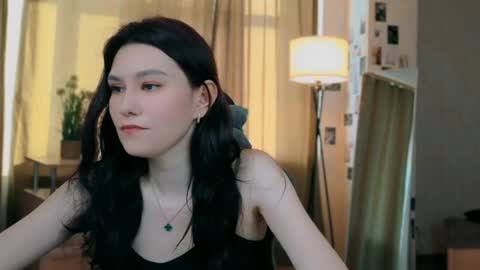 Sarra online show from May 1, 2026, 1:37 pm