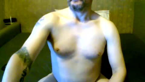 Snapshot of goosey77 chatting on October 26, 2025, 9:42 pm Goosey77 online show from October 26, 2025, 9:42 pm
