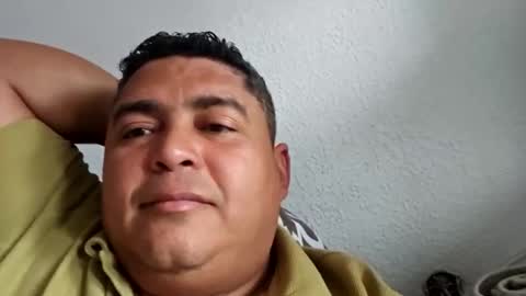 gordito_xx online show from April 12, 2026, 3:17 pm