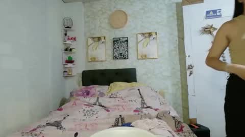 geneviev online show from April 3, 2026, 2:37 pm