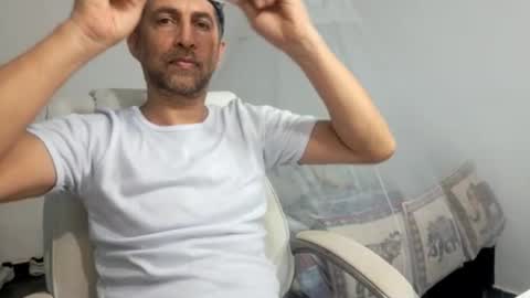 Snapshot of goten7 chatting on February 1, 2026, 11:58 pm Andres online show from February 1, 2026, 11:58 pm