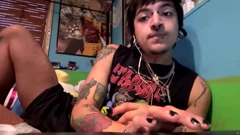 Snapshot of gothboitoy chatting on December 29, 2024, 10:25 pm Gothboitoy online show from December 29, 2024, 10:25 pm