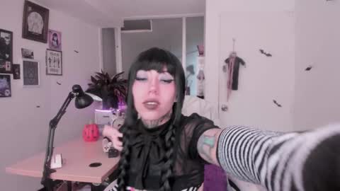 hi my name is Elizabeth nice to meet you online show from October 22, 2025, 4:07 pm