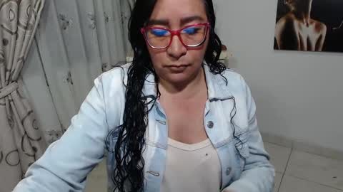 Snapshot of grace_mature_milf chatting on October 1, 2025, 10:10 am grace_mature_milf online show from October 1, 2025, 10:10 am