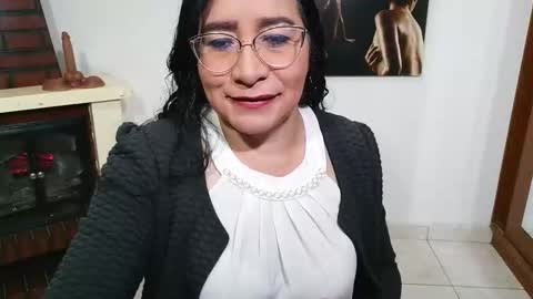Snapshot of grace_mature_milf chatting on December 18, 2025, 10:43 am grace_mature_milf online show from December 18, 2025, 10:43 am
