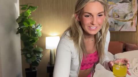 Gracie Mae online show from December 31, 2024, 10:23 pm