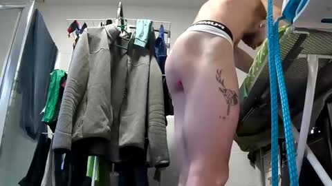 grandbi online show from February 11, 2025, 9:42 am