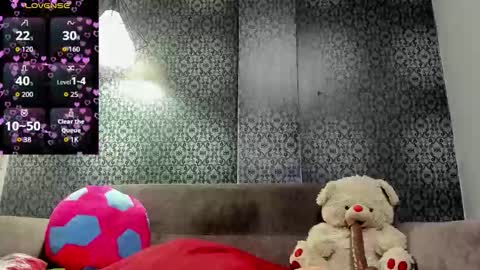 Mi Name is violeta  online show from March 5, 2026, 12:12 pm