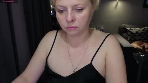 Snapshot of gray_swann chatting on February 20, 2025, 1:30 pm Ray online show from February 20, 2025, 1:30 pm